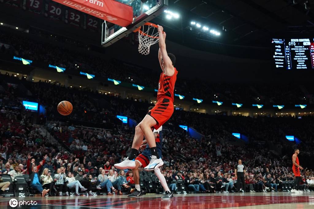 Shams：开拓者非法接触杨瀚森 被罚款+两经理停薪停职